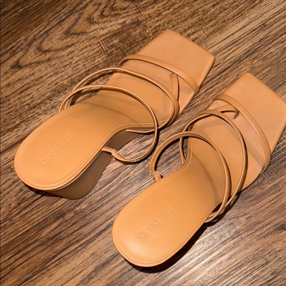 Women's Tan Strappy Sandals